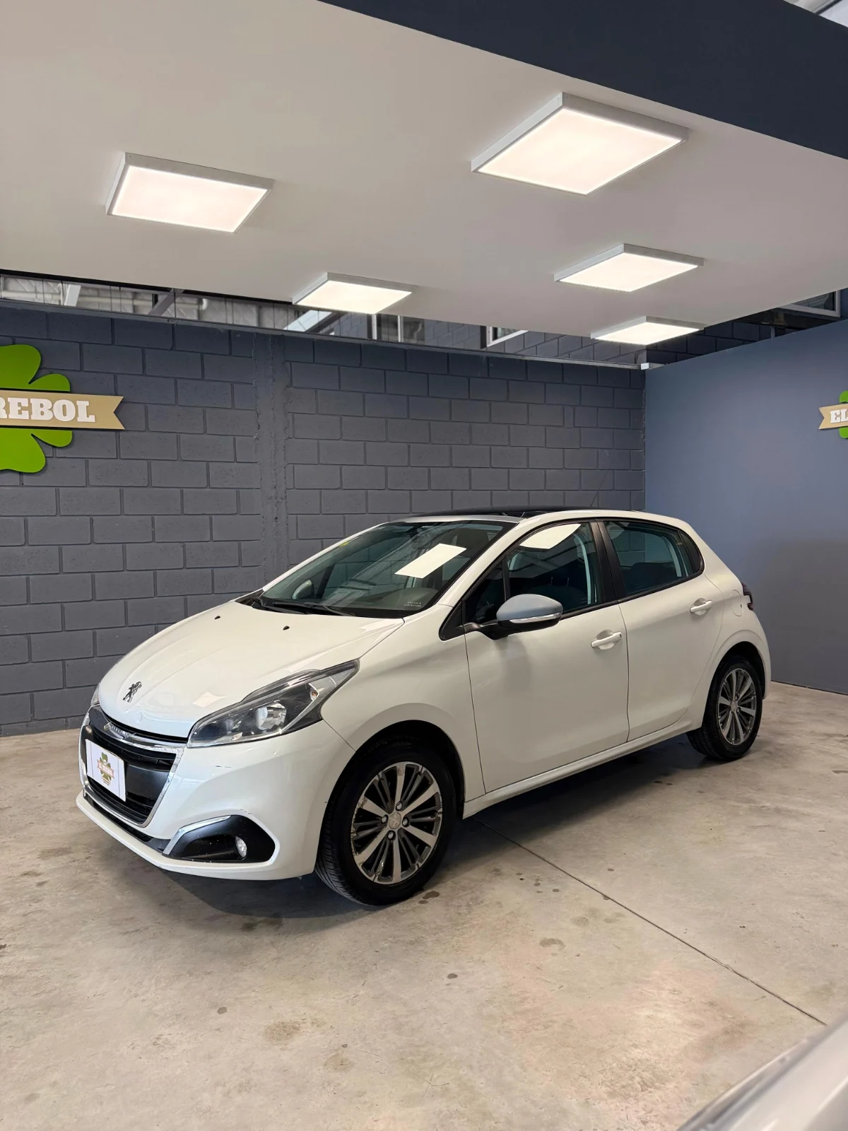 Peugeot 208 1.6 Mt Allure  · foto 7