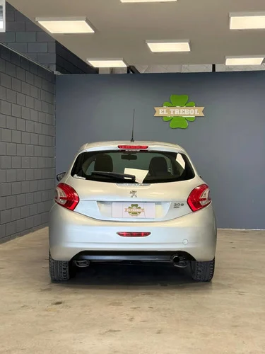 Peugeot 208 1.6 Allure Touchscreen 2015