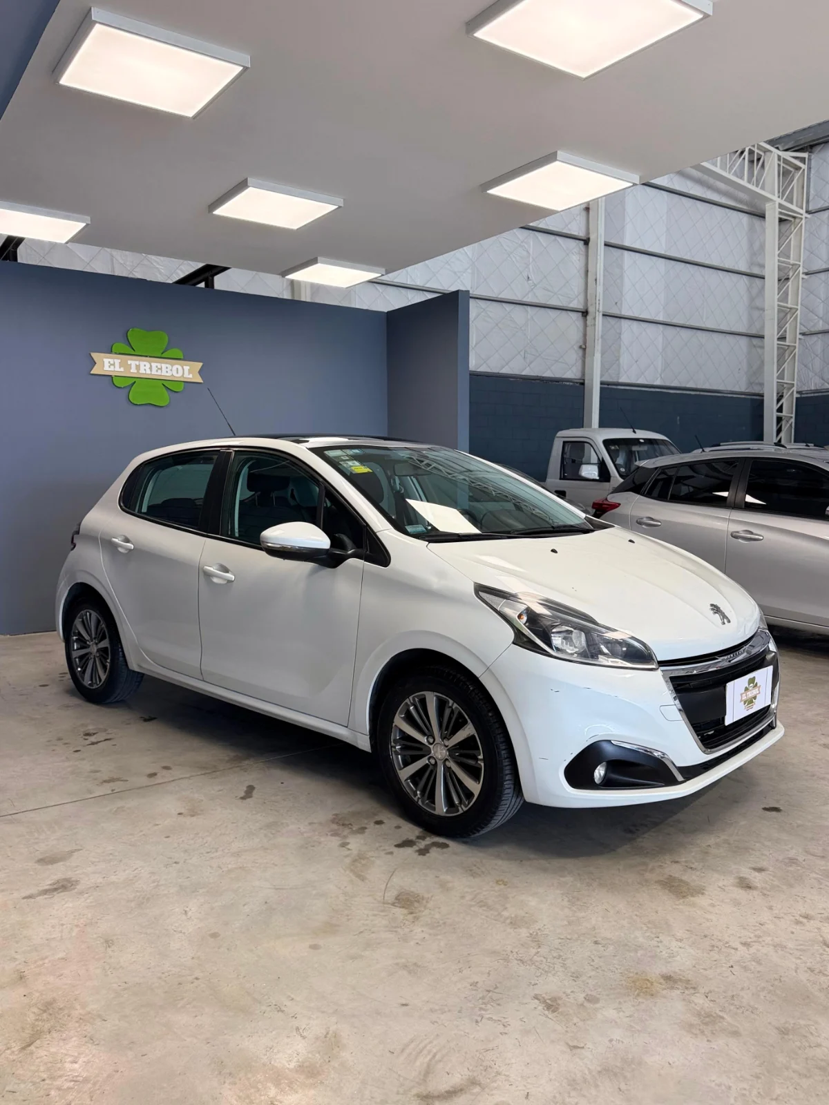 Peugeot 208 1.6 Mt Allure  · foto 3