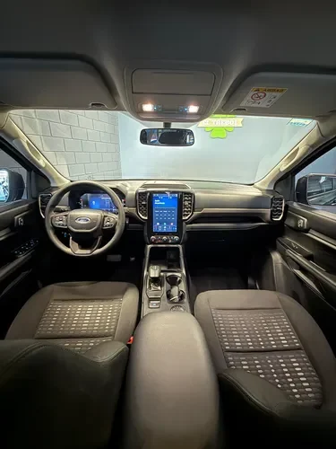 Ford Everest 2.3 Gtdi Active 4x4 At 2025