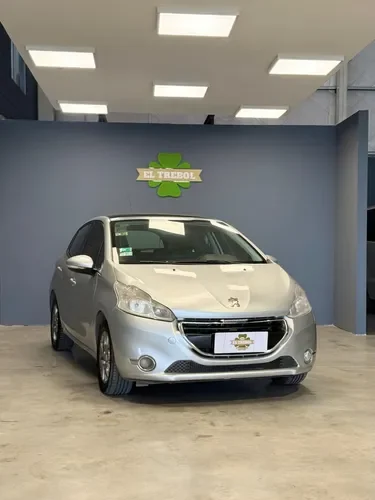 Peugeot 208 1.6 Allure Touchscreen 2015