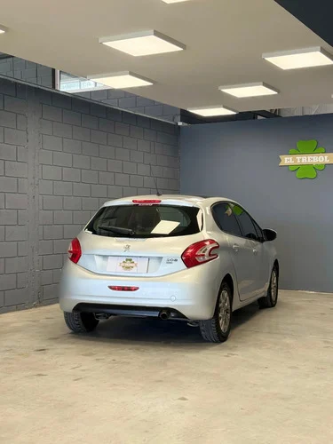 Peugeot 208 1.6 Allure Touchscreen 2015
