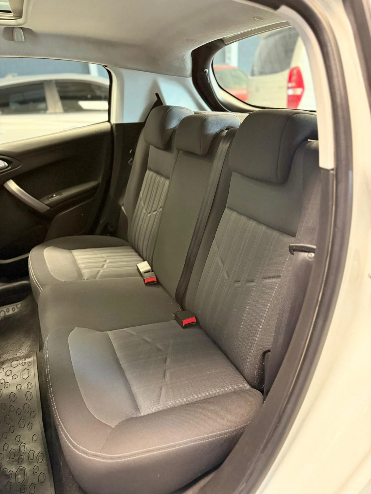 Peugeot 208 1.6 Mt Allure  · foto 8