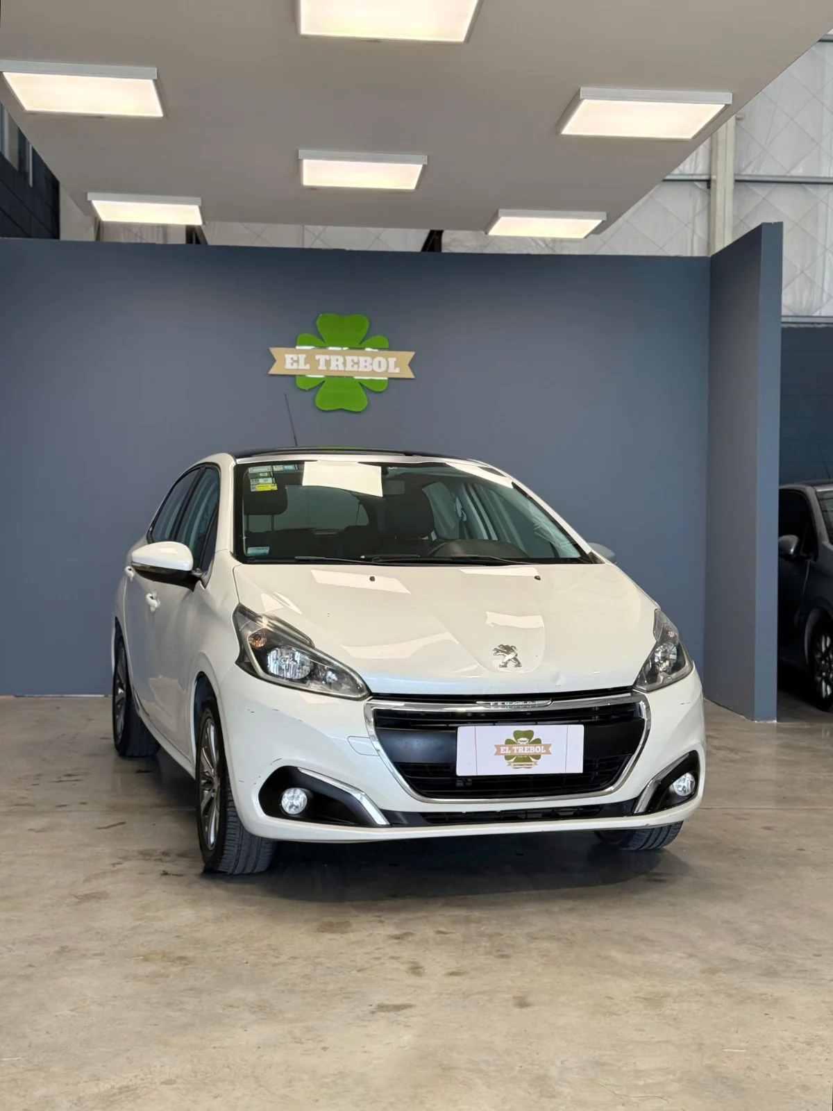 Peugeot 208 1.6 Mt Allure  · foto 2